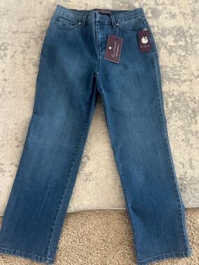 Gloria Vanderbilt Slim Straight Jeans in Deep Blue